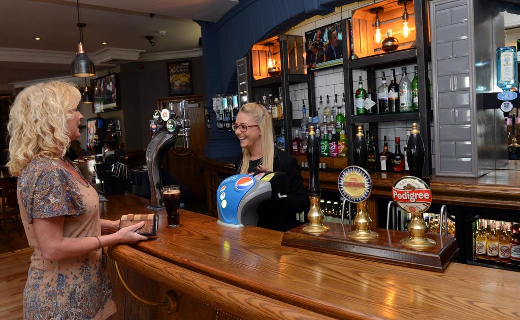 Wynnstay Arms, Wrexham By Marston'S Inns Exterior photo